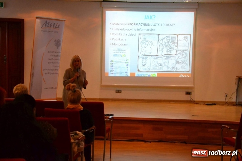 Zdjęcie w galerii na portalu naszraciborz.pl: Autyzm. Codzienność… Sytuacje społeczne - konferencja na zamku  wiadomości z regionu