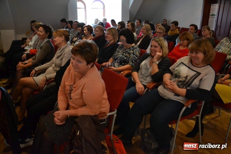 Zdjęcie w galerii na portalu naszraciborz.pl: Autyzm. Codzienność… Sytuacje społeczne - konferencja na zamku  wiadomości z regionu
