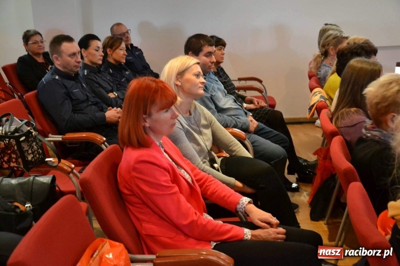 Zdjęcie w galerii na portalu naszraciborz.pl: Autyzm. Codzienność… Sytuacje społeczne - konferencja na zamku  wiadomości z regionu