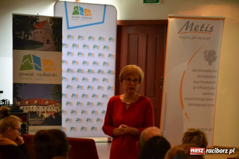 Zdjęcie w galerii na portalu naszraciborz.pl: Autyzm. Codzienność… Sytuacje społeczne - konferencja na zamku  wiadomości z regionu