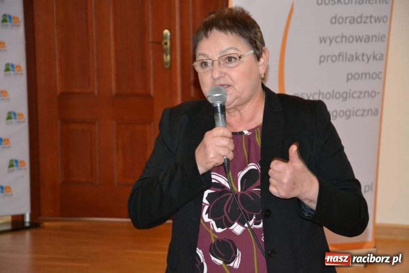 Zdjęcie w galerii na portalu naszraciborz.pl: Autyzm. Codzienność… Sytuacje społeczne - konferencja na zamku  wiadomości z regionu