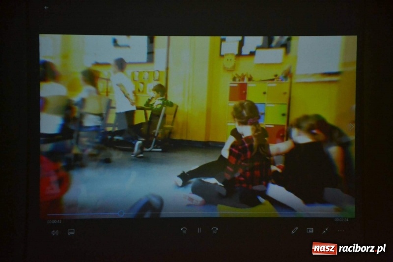 Zdjęcie w galerii na portalu naszraciborz.pl: Autyzm. Codzienność… Sytuacje społeczne - konferencja na zamku  wiadomości z regionu