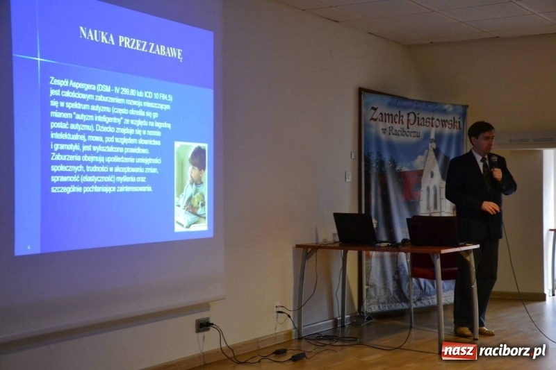 Zdjęcie w galerii na portalu naszraciborz.pl: Autyzm. Codzienność… Sytuacje społeczne - konferencja na zamku  wiadomości z regionu