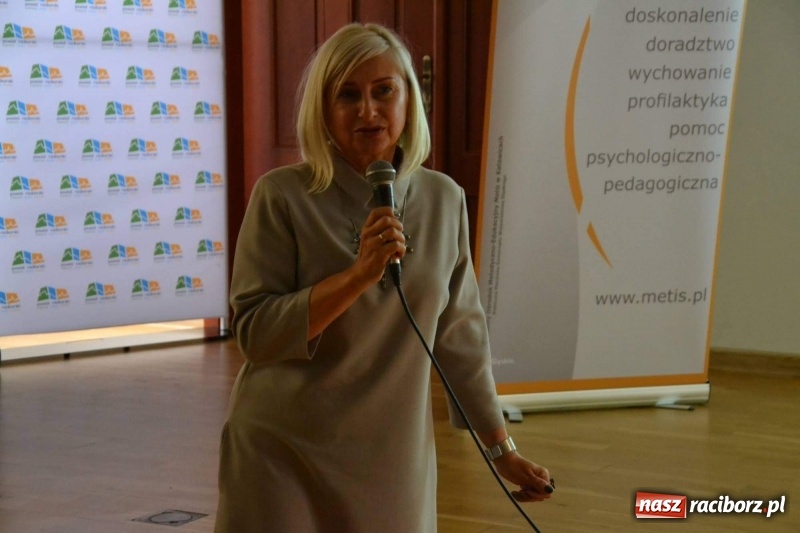 Zdjęcie w galerii na portalu naszraciborz.pl: Autyzm. Codzienność… Sytuacje społeczne - konferencja na zamku  wiadomości z regionu