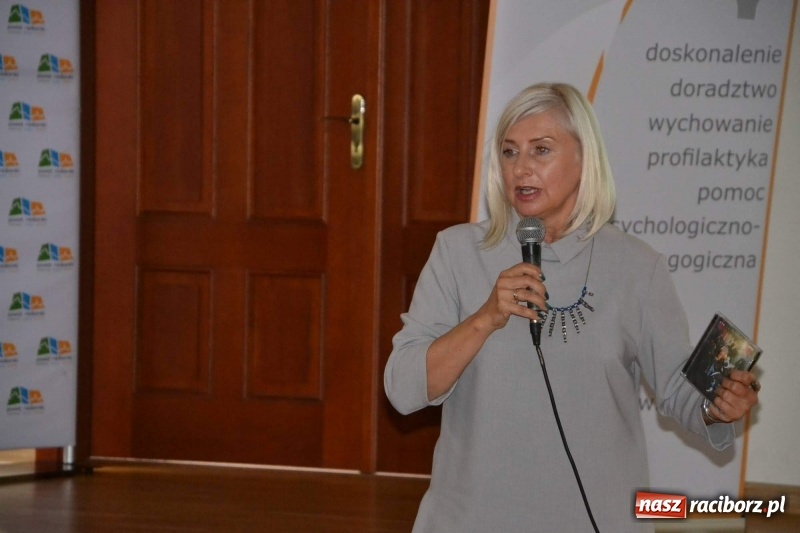 Zdjęcie w galerii na portalu naszraciborz.pl: Autyzm. Codzienność… Sytuacje społeczne - konferencja na zamku  wiadomości z regionu