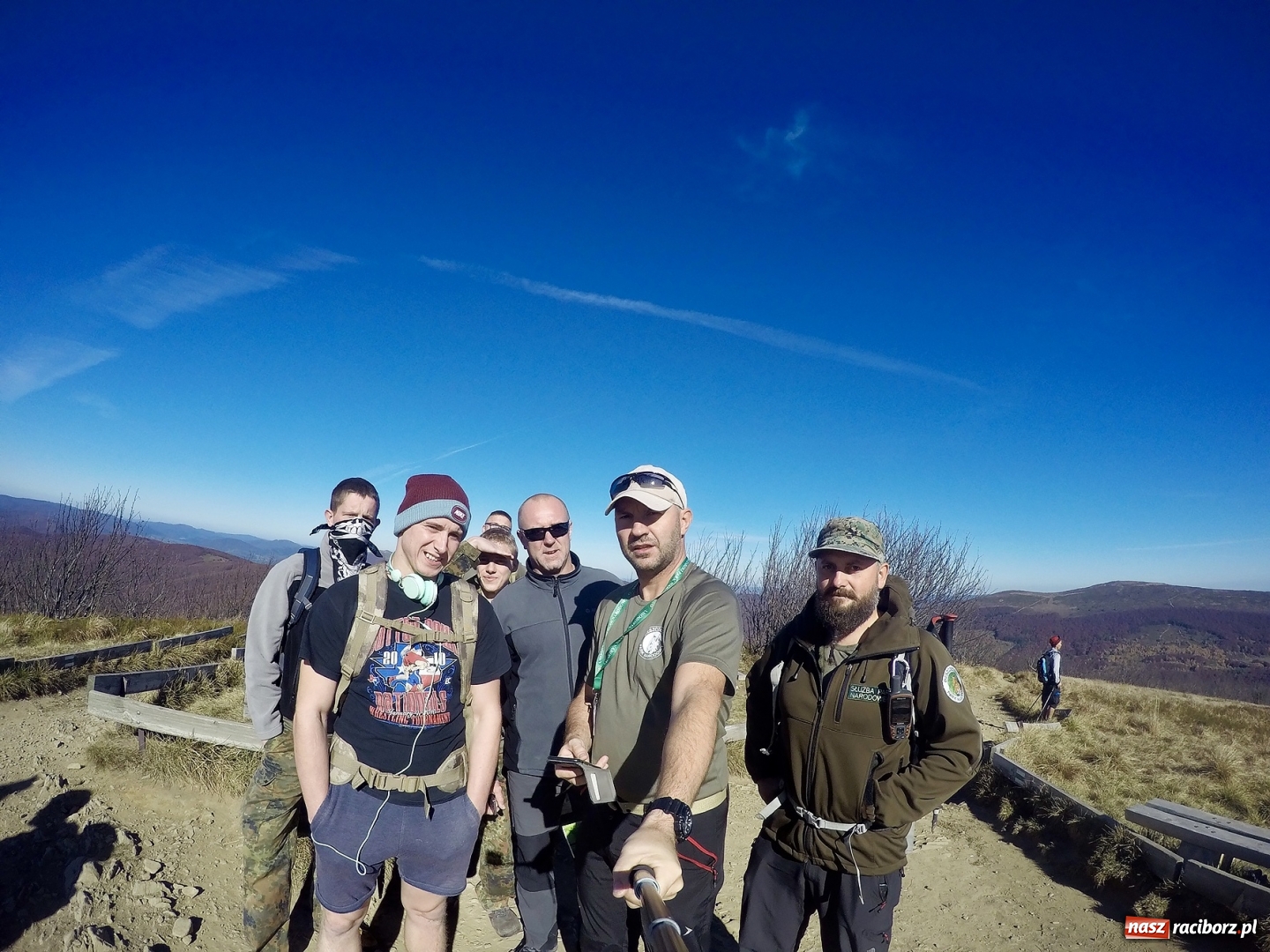 Zdjęcie w galerii na portalu naszraciborz.pl: Wolontariusze z Raciborza w Bieszczadach wiadomości z regionu