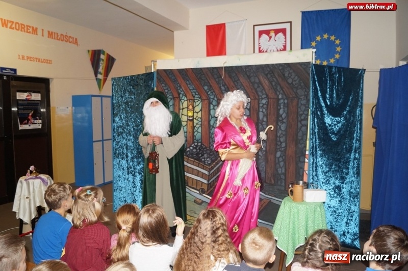 Zdjęcie w galerii na portalu naszraciborz.pl: Nocka z Koszmarnym Karolkiem i spotkanie z Marianną Oklejak w bibliotece w Markowicach wiadomości z regionu