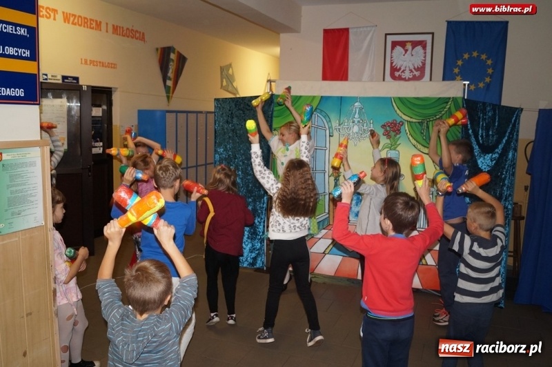 Zdjęcie w galerii na portalu naszraciborz.pl: Nocka z Koszmarnym Karolkiem i spotkanie z Marianną Oklejak w bibliotece w Markowicach wiadomości z regionu