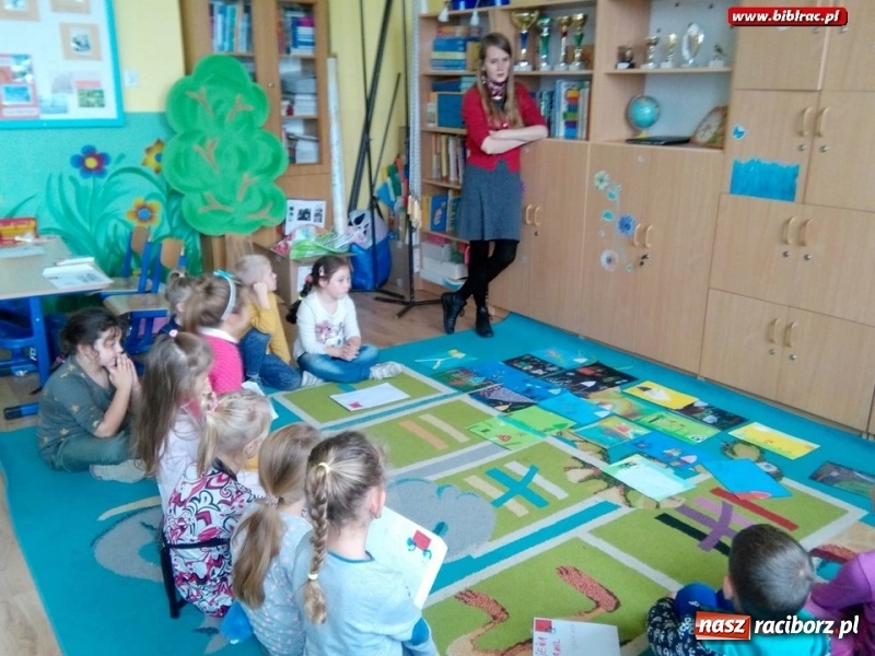 Zdjęcie w galerii na portalu naszraciborz.pl: Nocka z Koszmarnym Karolkiem i spotkanie z Marianną Oklejak w bibliotece w Markowicach wiadomości z regionu