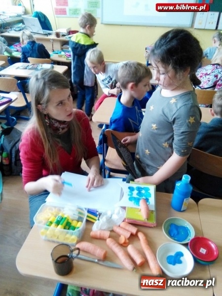 Zdjęcie w galerii na portalu naszraciborz.pl: Nocka z Koszmarnym Karolkiem i spotkanie z Marianną Oklejak w bibliotece w Markowicach wiadomości z regionu