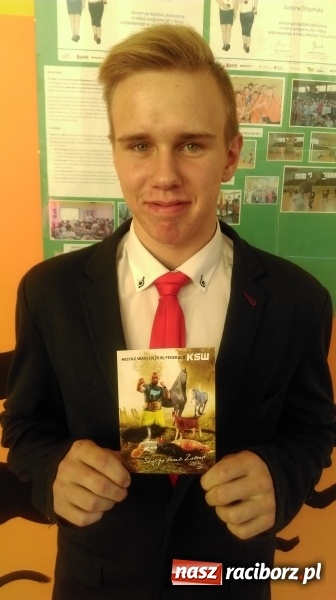 Zdjęcie w galerii na portalu naszraciborz.pl: Gadżety Marcina Różalskiego na aukcji dla raciborskiego schroniska  wiadomości z regionu