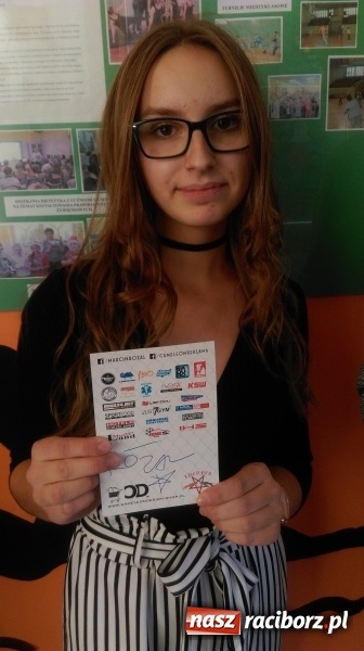 Zdjęcie w galerii na portalu naszraciborz.pl: Gadżety Marcina Różalskiego na aukcji dla raciborskiego schroniska  wiadomości z regionu