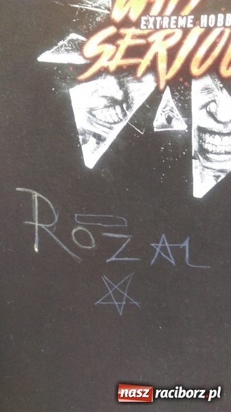 Zdjęcie w galerii na portalu naszraciborz.pl: Gadżety Marcina Różalskiego na aukcji dla raciborskiego schroniska  wiadomości z regionu