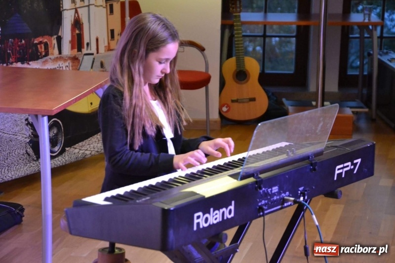 Zdjęcie w galerii na portalu naszraciborz.pl: Koncert Jesienny na Zamku Piastowskim  wiadomości z regionu