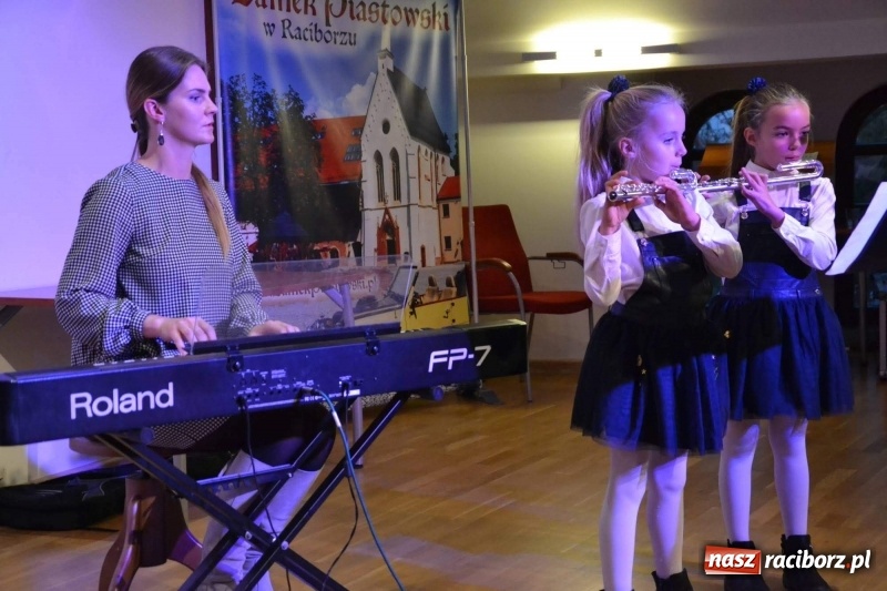 Zdjęcie w galerii na portalu naszraciborz.pl: Koncert Jesienny na Zamku Piastowskim  wiadomości z regionu