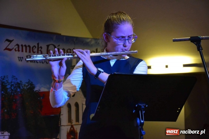 Zdjęcie w galerii na portalu naszraciborz.pl: Koncert Jesienny na Zamku Piastowskim  wiadomości z regionu