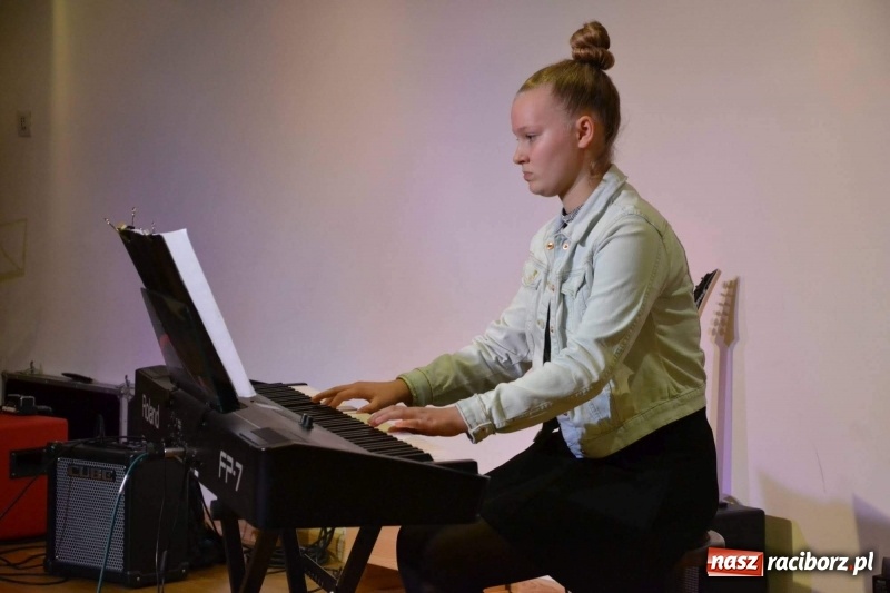 Zdjęcie w galerii na portalu naszraciborz.pl: Koncert Jesienny na Zamku Piastowskim  wiadomości z regionu