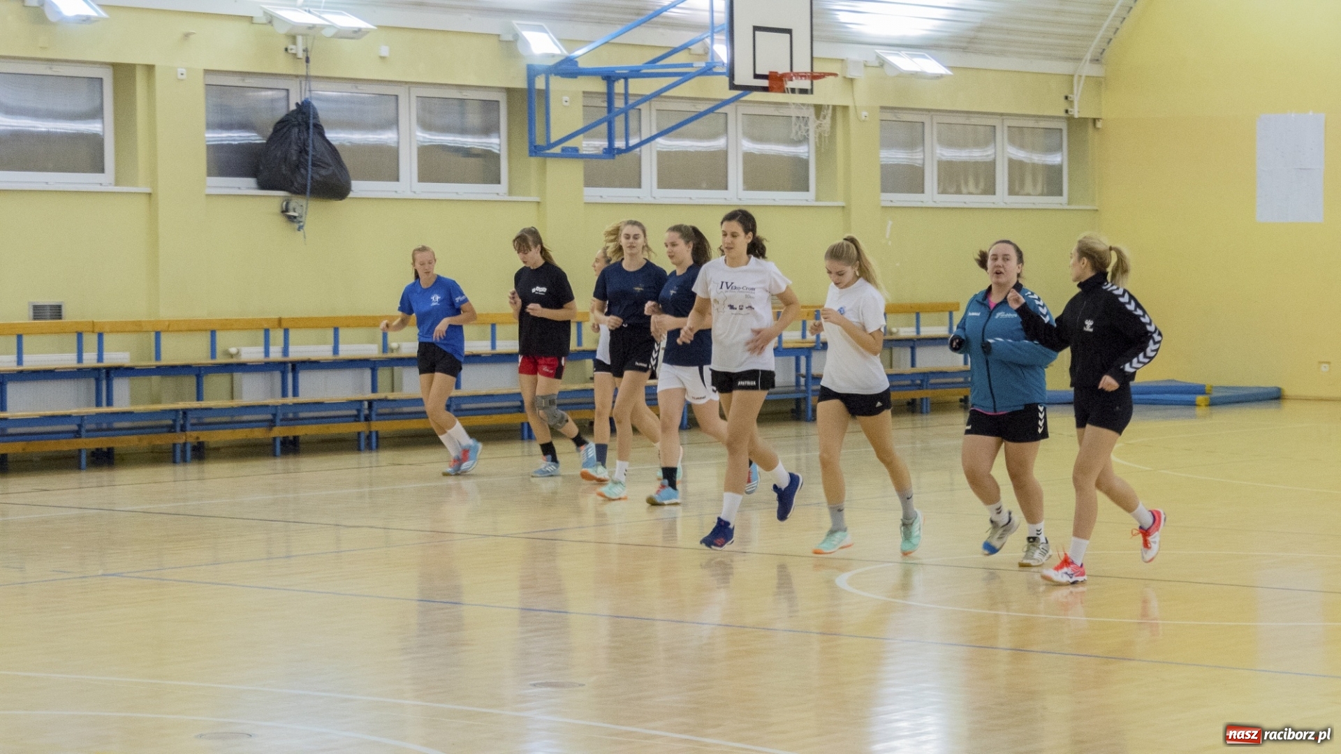 Zdjęcie w galerii na portalu naszraciborz.pl: Ambitne cele szczypiornistek z Pietrowic Wielkich wiadomości z regionu