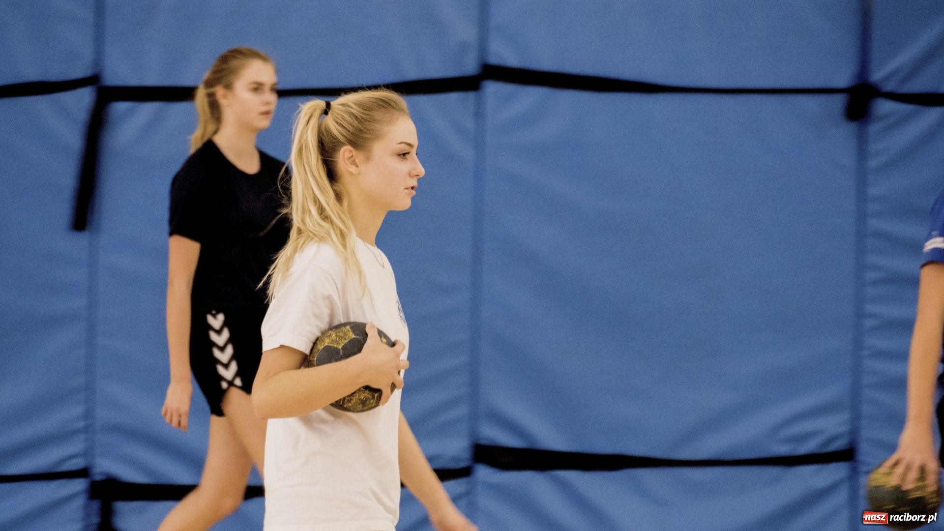 Zdjęcie w galerii na portalu naszraciborz.pl: Ambitne cele szczypiornistek z Pietrowic Wielkich wiadomości z regionu