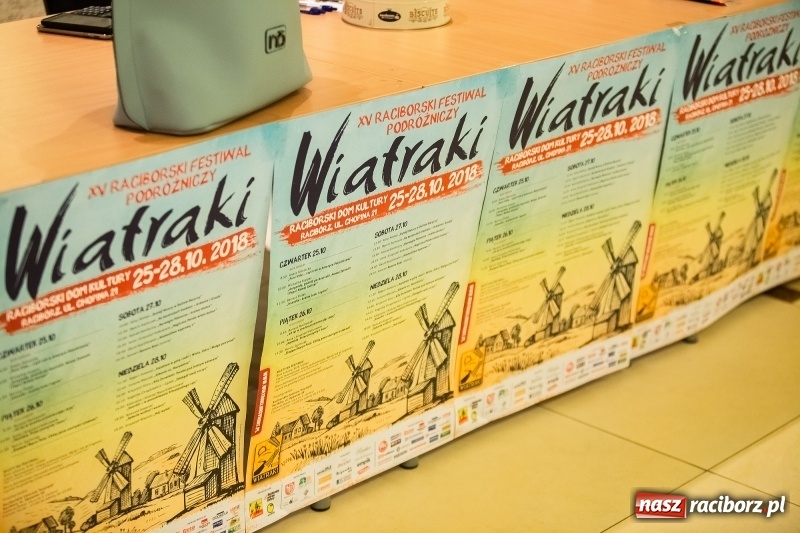 Zdjęcie w galerii na portalu naszraciborz.pl: Uczniowie raciborskich szkół wyruszyli w podróż po świecie. Rozpoczęła się XV edycja Festiwalu Podróżniczego Wiatraki wiadomości z regionu