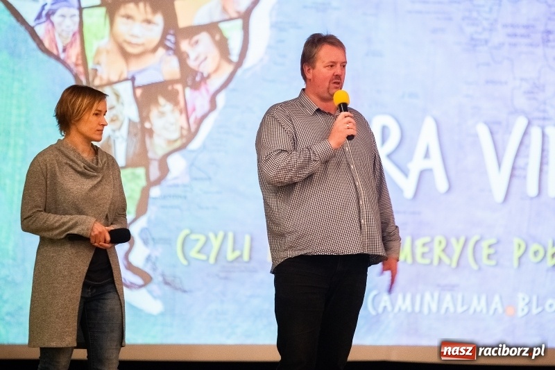 Zdjęcie w galerii na portalu naszraciborz.pl: Uczniowie raciborskich szkół wyruszyli w podróż po świecie. Rozpoczęła się XV edycja Festiwalu Podróżniczego Wiatraki wiadomości z regionu