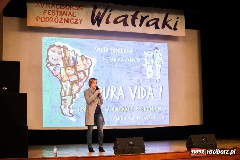 Zdjęcie w galerii na portalu naszraciborz.pl: Uczniowie raciborskich szkół wyruszyli w podróż po świecie. Rozpoczęła się XV edycja Festiwalu Podróżniczego Wiatraki wiadomości z regionu