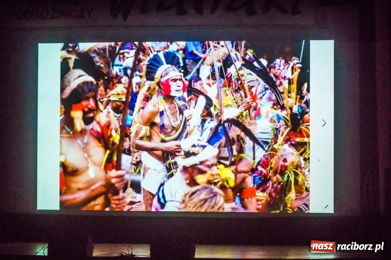 Zdjęcie w galerii na portalu naszraciborz.pl: Uczniowie raciborskich szkół wyruszyli w podróż po świecie. Rozpoczęła się XV edycja Festiwalu Podróżniczego Wiatraki wiadomości z regionu