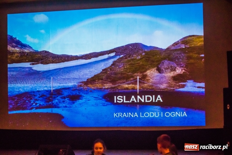 Zdjęcie w galerii na portalu naszraciborz.pl: Uczniowie raciborskich szkół wyruszyli w podróż po świecie. Rozpoczęła się XV edycja Festiwalu Podróżniczego Wiatraki wiadomości z regionu