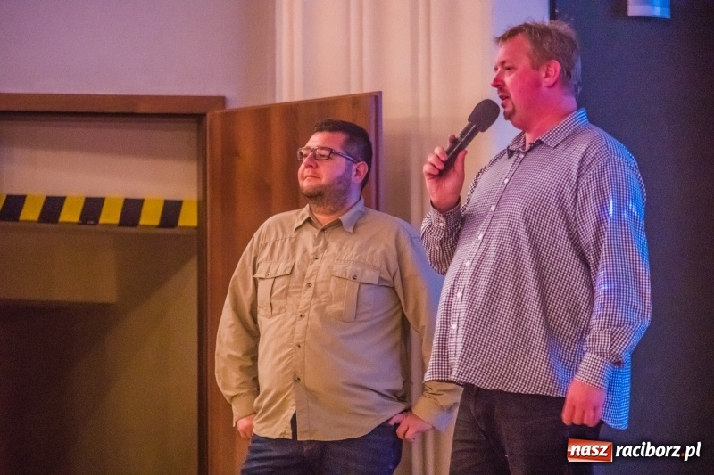 Zdjęcie w galerii na portalu naszraciborz.pl: Uczniowie raciborskich szkół wyruszyli w podróż po świecie. Rozpoczęła się XV edycja Festiwalu Podróżniczego Wiatraki wiadomości z regionu