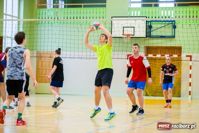 Zdjęcie w galerii na portalu naszraciborz.pl: Siatkarskie zmagania w CKZiU nr 1  wiadomości z regionu