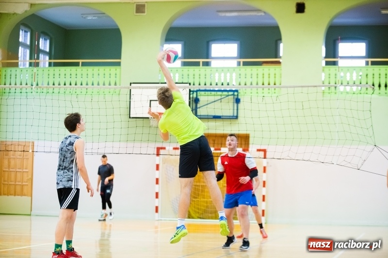 Zdjęcie w galerii na portalu naszraciborz.pl: Siatkarskie zmagania w CKZiU nr 1  wiadomości z regionu
