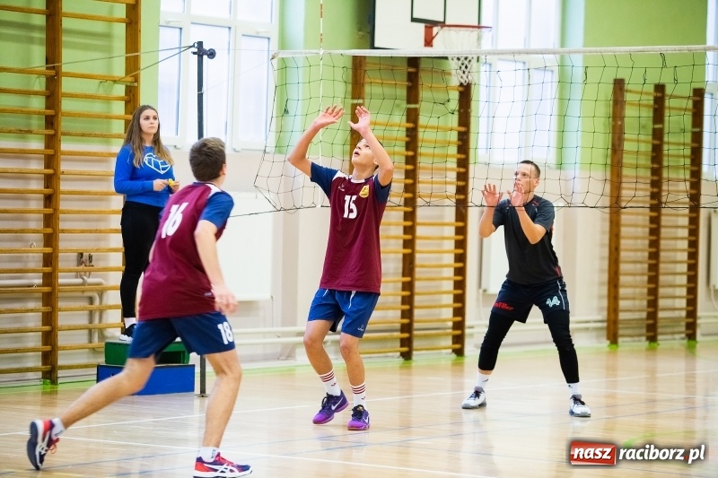 Zdjęcie w galerii na portalu naszraciborz.pl: Siatkarskie zmagania w CKZiU nr 1  wiadomości z regionu