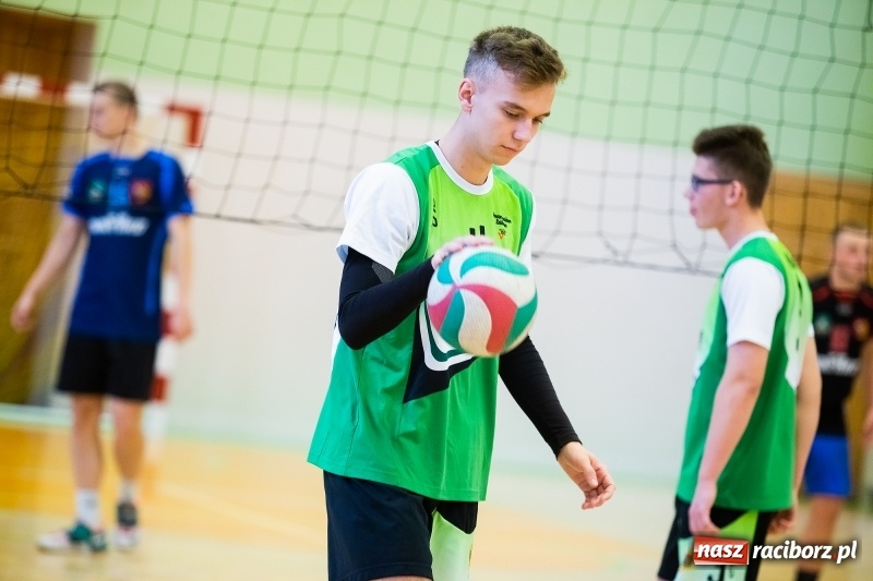 Zdjęcie w galerii na portalu naszraciborz.pl: Siatkarskie zmagania w CKZiU nr 1  wiadomości z regionu