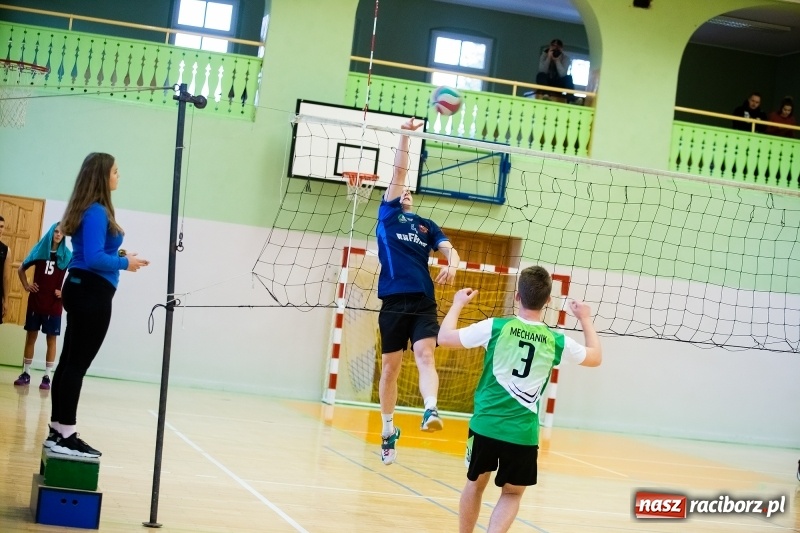 Zdjęcie w galerii na portalu naszraciborz.pl: Siatkarskie zmagania w CKZiU nr 1  wiadomości z regionu