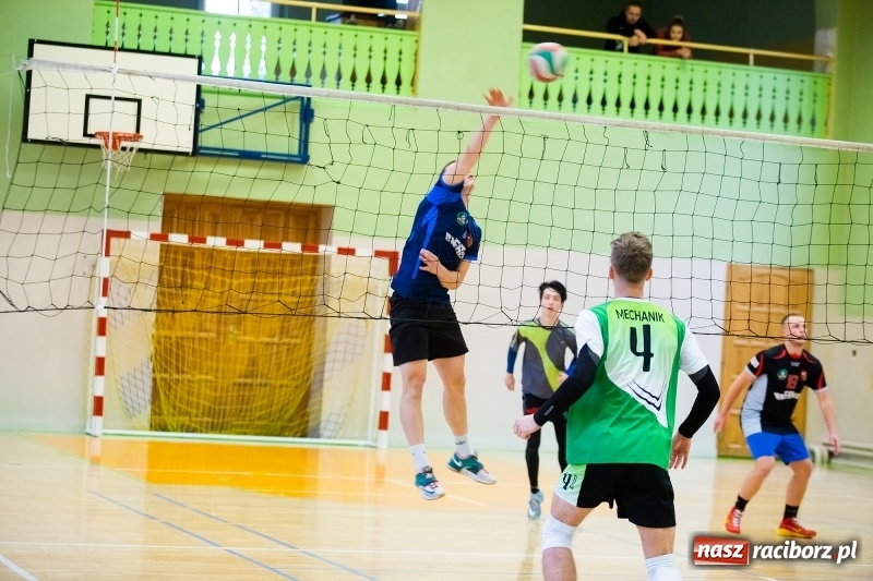 Zdjęcie w galerii na portalu naszraciborz.pl: Siatkarskie zmagania w CKZiU nr 1  wiadomości z regionu