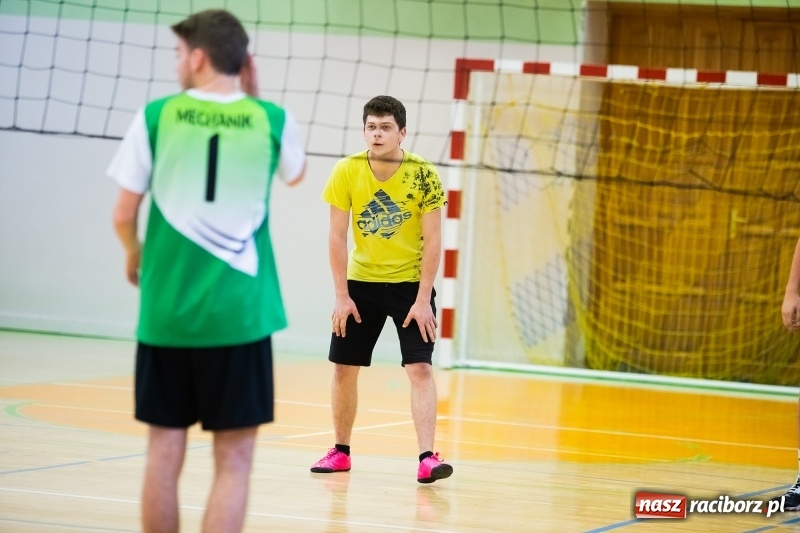 Zdjęcie w galerii na portalu naszraciborz.pl: Siatkarskie zmagania w CKZiU nr 1  wiadomości z regionu