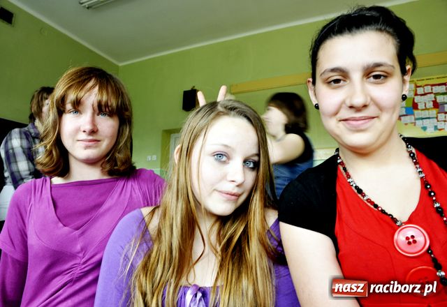 Zdjęcie w galerii na portalu naszraciborz.pl: Omy co furorę zrobiły wiadomości z regionu