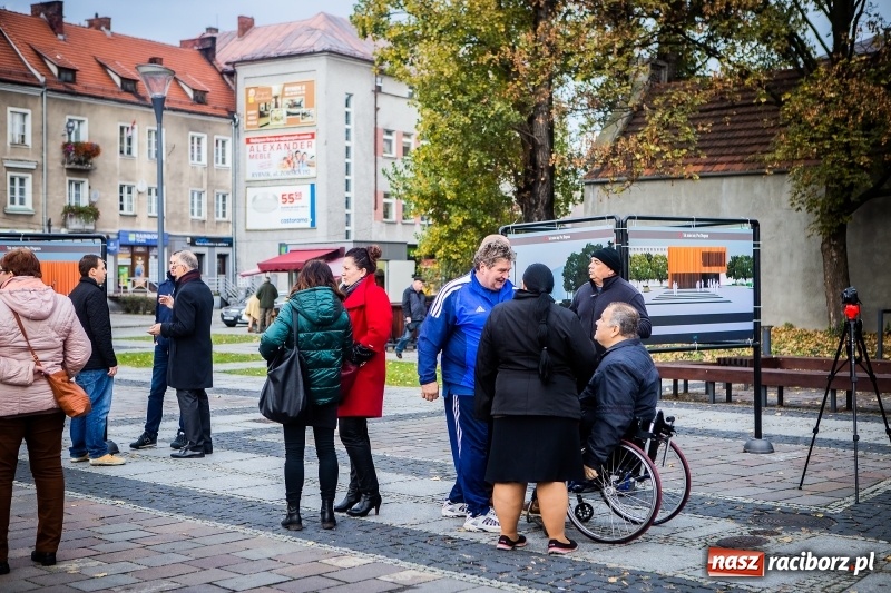 Zdjęcie w galerii na portalu naszraciborz.pl: O pralni, parkingu i kawiarence, czyli spotkanie Mirosława Lenka z mieszkańcami  wiadomości z regionu