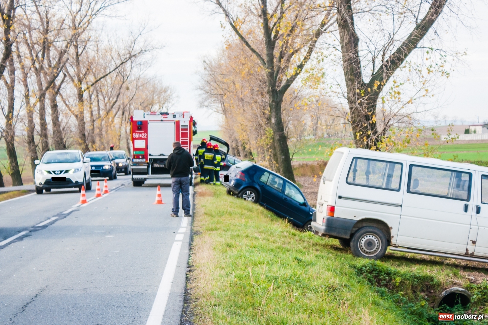 Zdjęcie w galerii na portalu naszraciborz.pl: O krok od tragedii. Brawura kierowcy golfa na trasie Racibórz-Pietrowice Wielkie wiadomości z regionu