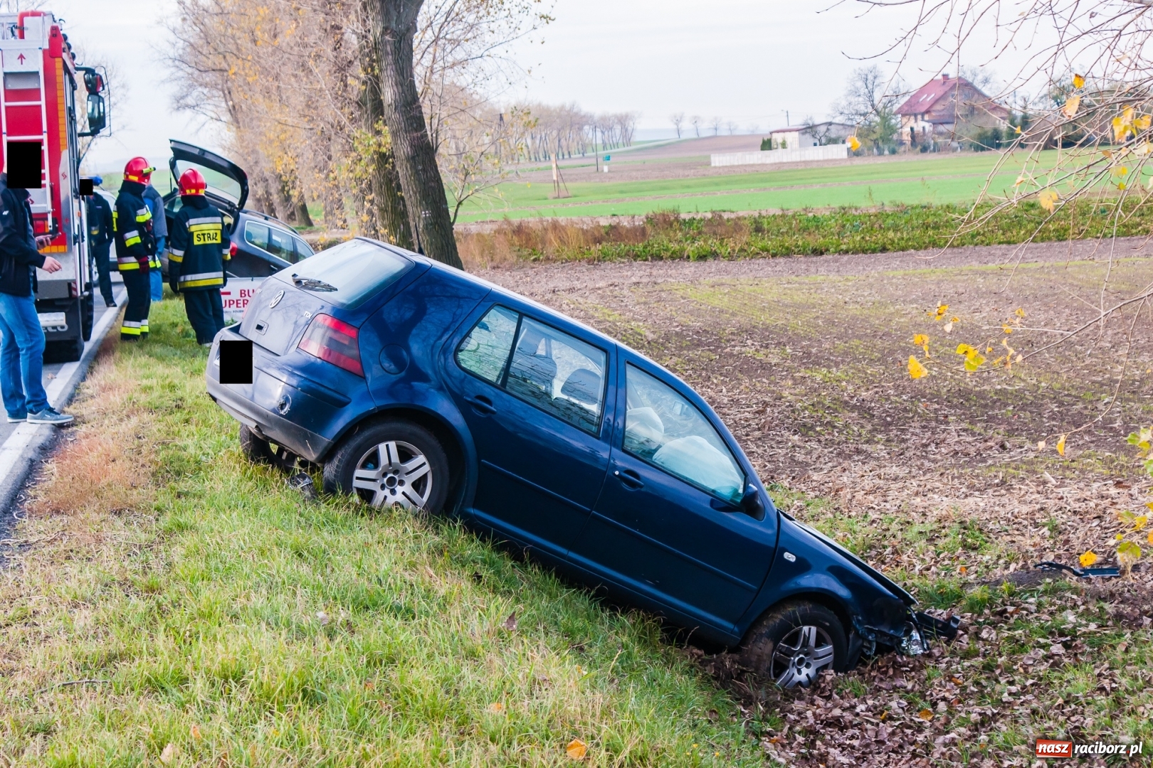 Zdjęcie w galerii na portalu naszraciborz.pl: O krok od tragedii. Brawura kierowcy golfa na trasie Racibórz-Pietrowice Wielkie wiadomości z regionu