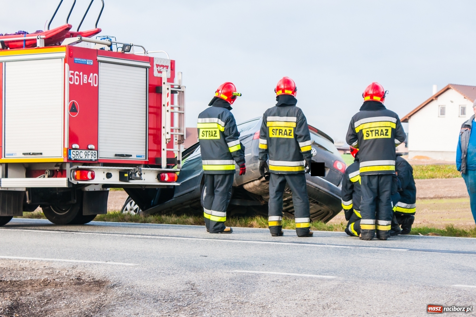 Zdjęcie w galerii na portalu naszraciborz.pl: O krok od tragedii. Brawura kierowcy golfa na trasie Racibórz-Pietrowice Wielkie wiadomości z regionu