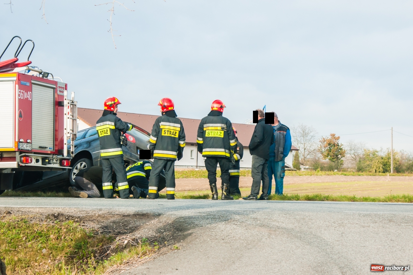 Zdjęcie w galerii na portalu naszraciborz.pl: O krok od tragedii. Brawura kierowcy golfa na trasie Racibórz-Pietrowice Wielkie wiadomości z regionu