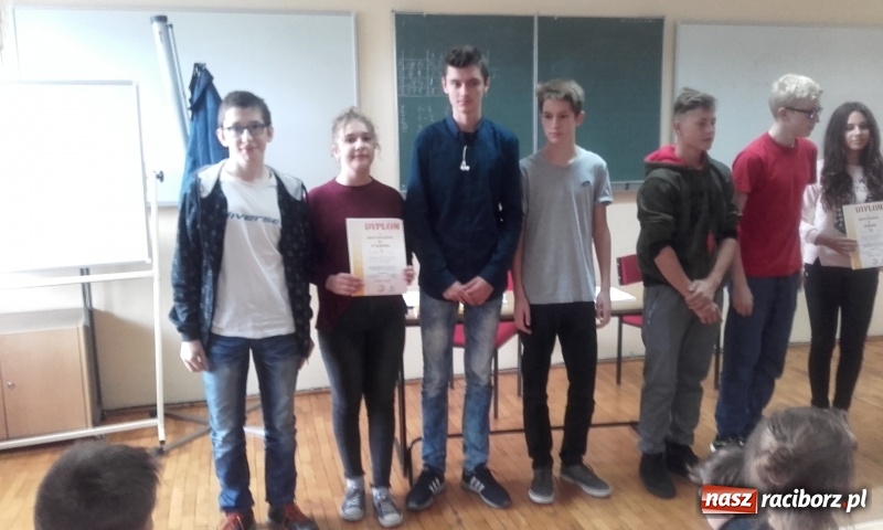 Zdjęcie w galerii na portalu naszraciborz.pl: Uczniowie SP 1 wygrali finał rejonowy turnieju szachowego wiadomości z regionu