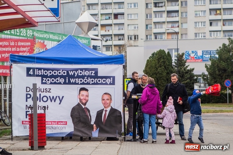 Zdjęcie w galerii na portalu naszraciborz.pl: Dariusz Polowy i Michał Fita wspólnie przekonują wyborców  wiadomości z regionu