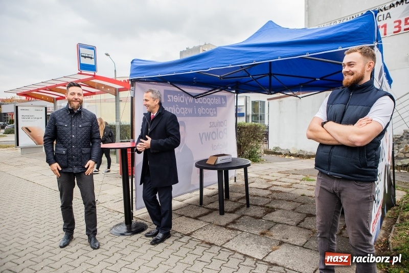 Zdjęcie w galerii na portalu naszraciborz.pl: Dariusz Polowy i Michał Fita wspólnie przekonują wyborców  wiadomości z regionu