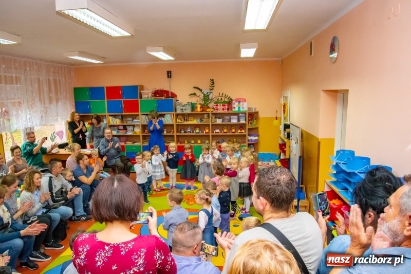 Zdjęcie w galerii na portalu naszraciborz.pl: Ślubowania, pasowanie i przywitanie w Przedszkolu nr 23  wiadomości z regionu