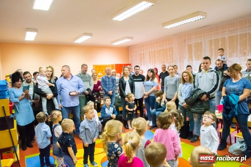Zdjęcie w galerii na portalu naszraciborz.pl: Ślubowania, pasowanie i przywitanie w Przedszkolu nr 23  wiadomości z regionu