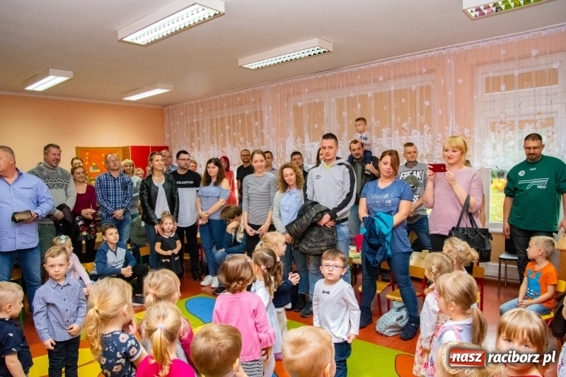 Zdjęcie w galerii na portalu naszraciborz.pl: Ślubowania, pasowanie i przywitanie w Przedszkolu nr 23  wiadomości z regionu
