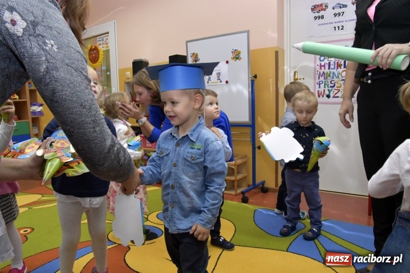 Zdjęcie w galerii na portalu naszraciborz.pl: Ślubowania, pasowanie i przywitanie w Przedszkolu nr 23  wiadomości z regionu