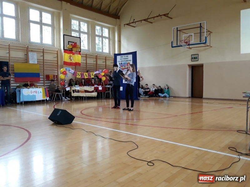 Zdjęcie w galerii na portalu naszraciborz.pl: Día de la hispanidad – dzień języka hiszpańskiego i kultury krajów hiszpańskojęzycznych w II LO wiadomości z regionu